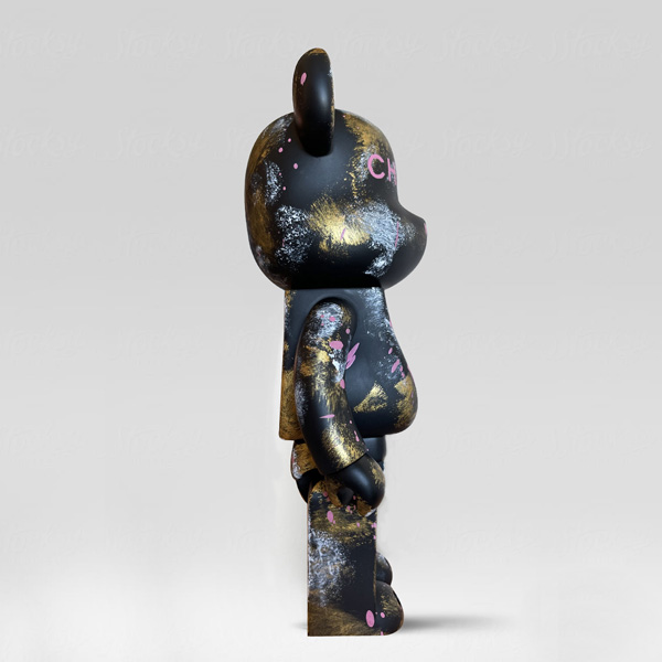 Contemporary Art - Resin sculpture - Bearbrick Chanel black - Vili